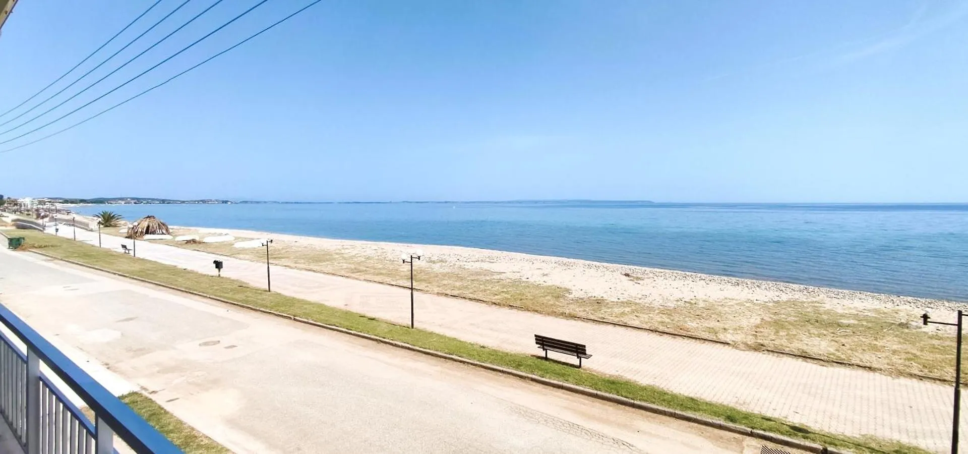 Apartment In Front Of The Sea Nea Plagia