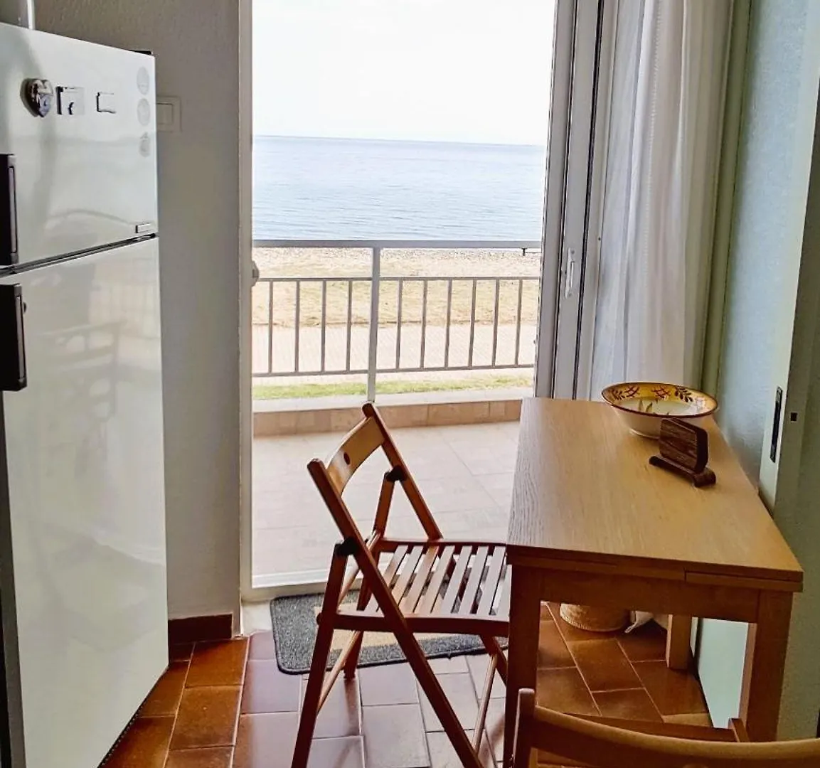 Apartment In Front Of The Sea Nea Plagia